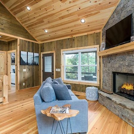 The Llaguna Lodge - New Cabin, Sleeps 10, Fire Pit, Hot Tub, In Blue Ridge , Ga Buitenkant foto