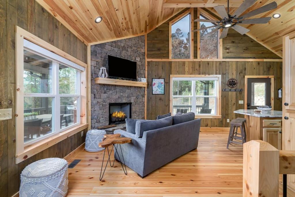 The Llaguna Lodge - New Cabin, Sleeps 10, Fire Pit, Hot Tub, In Blue Ridge , Ga Buitenkant foto