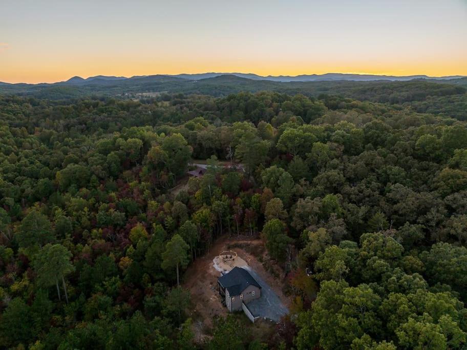 The Llaguna Lodge - New Cabin, Sleeps 10, Fire Pit, Hot Tub, In Blue Ridge , Ga Buitenkant foto