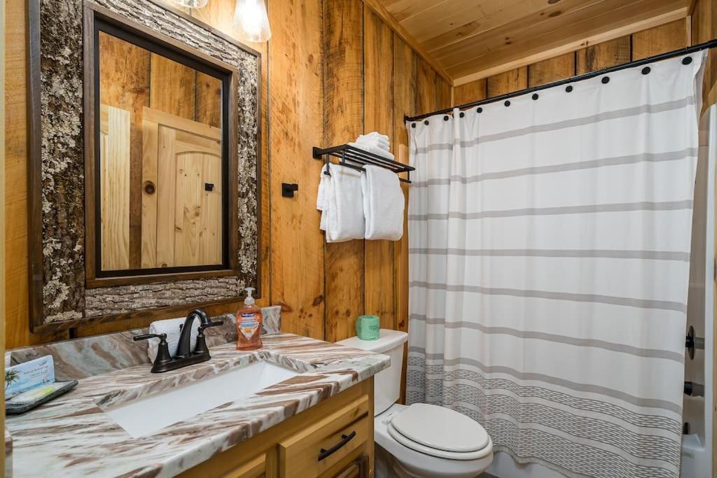 The Llaguna Lodge - New Cabin, Sleeps 10, Fire Pit, Hot Tub, In Blue Ridge , Ga Buitenkant foto