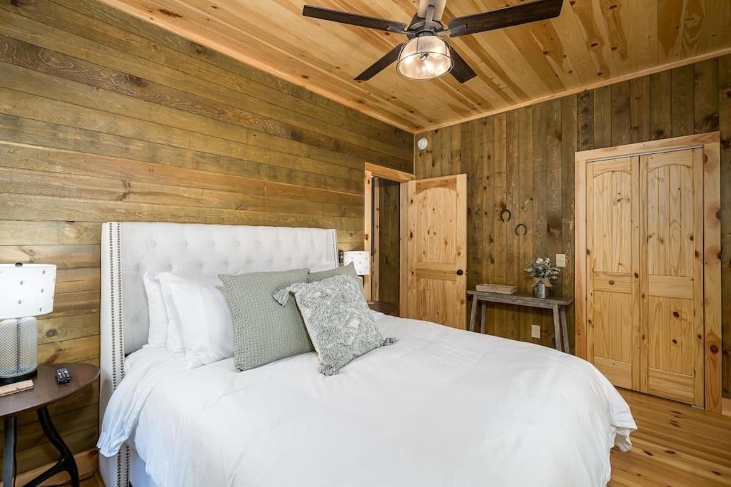 The Llaguna Lodge - New Cabin, Sleeps 10, Fire Pit, Hot Tub, In Blue Ridge , Ga Buitenkant foto