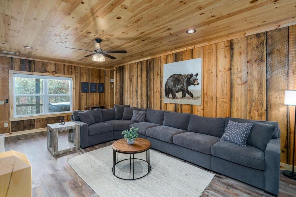 The Llaguna Lodge - New Cabin, Sleeps 10, Fire Pit, Hot Tub, In Blue Ridge , Ga Buitenkant foto